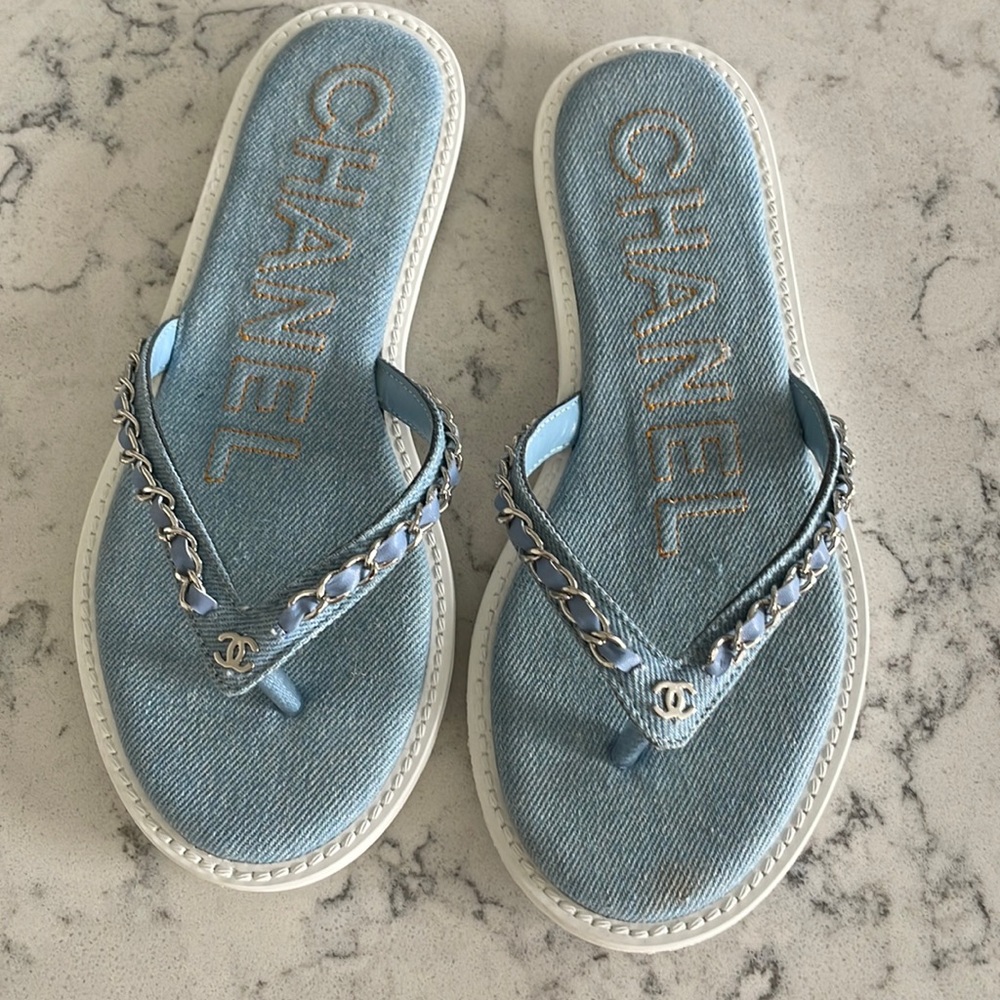 CHANEL thong sandals size 35/5 women’s